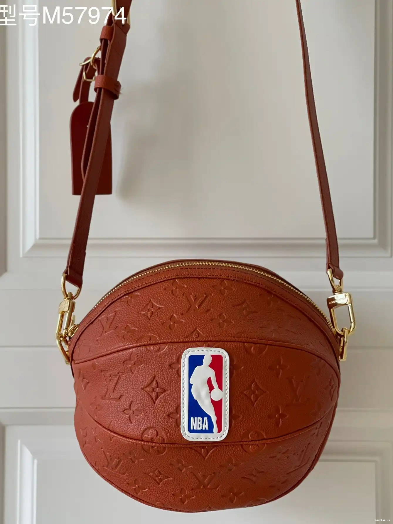 WIS IN BASKET VUITTON LOUIS LVXNBA BALL 0514